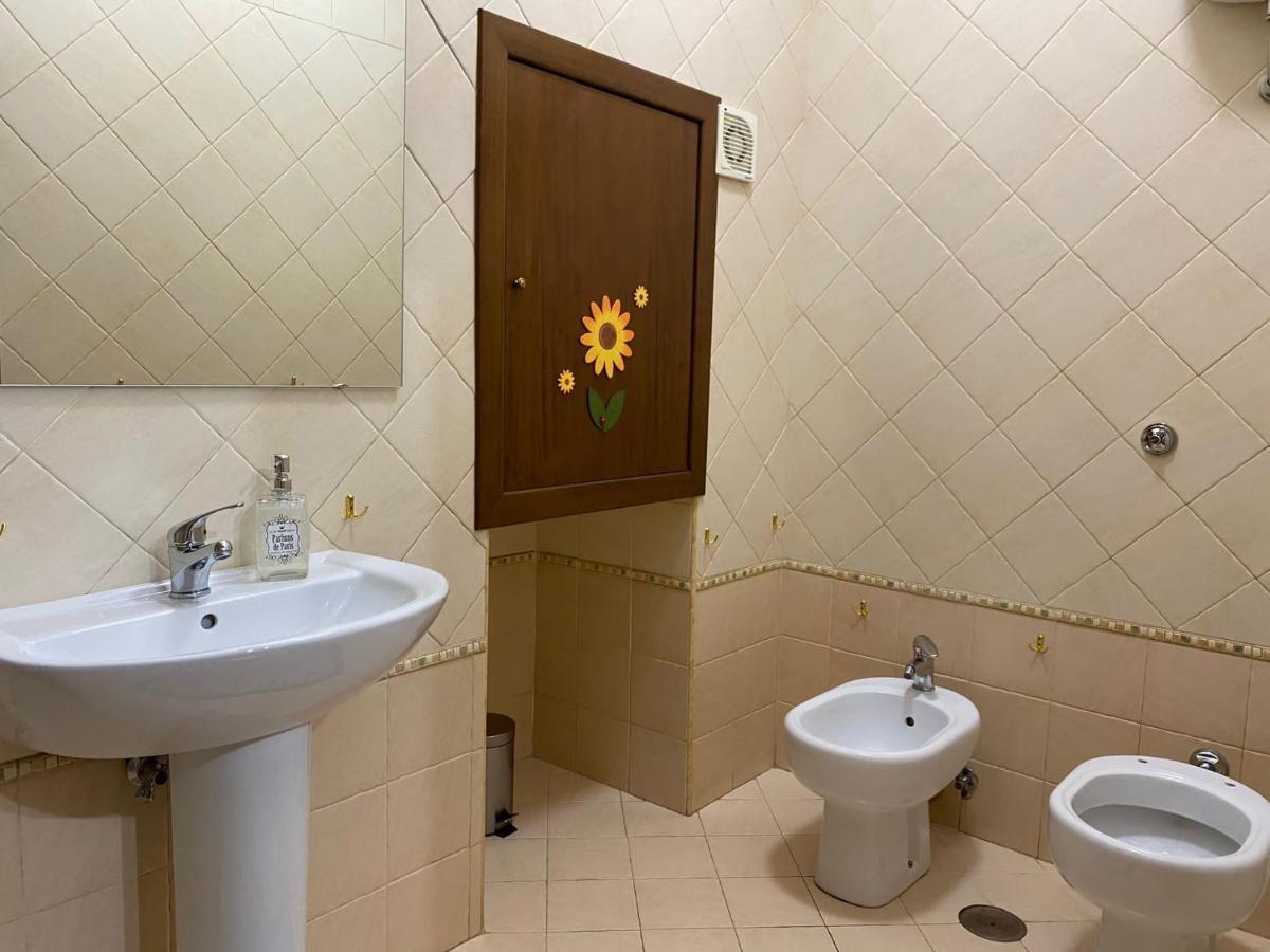 Home In Love: Vicoletto Dei Presepi Napels Buitenkant foto