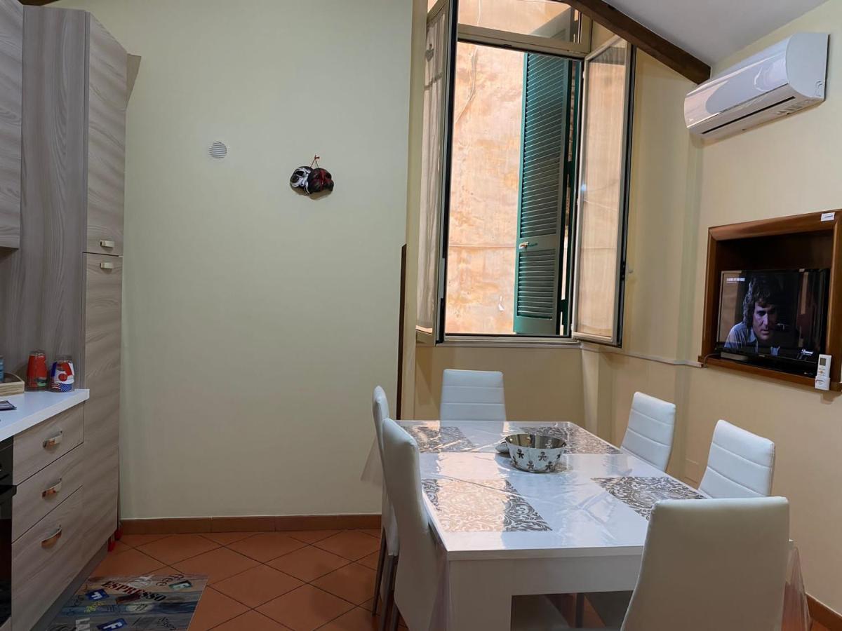 Home In Love: Vicoletto Dei Presepi Napels Buitenkant foto