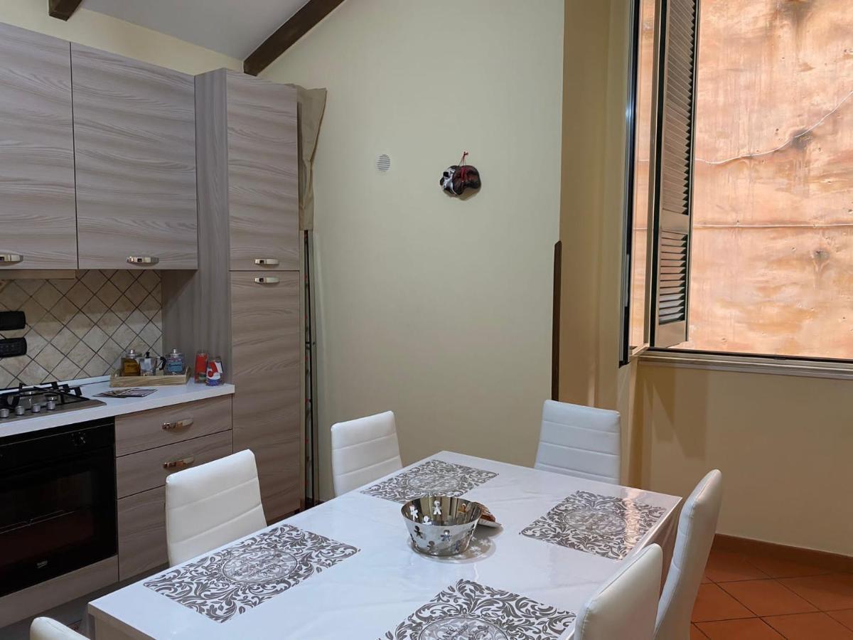 Home In Love: Vicoletto Dei Presepi Napels Buitenkant foto